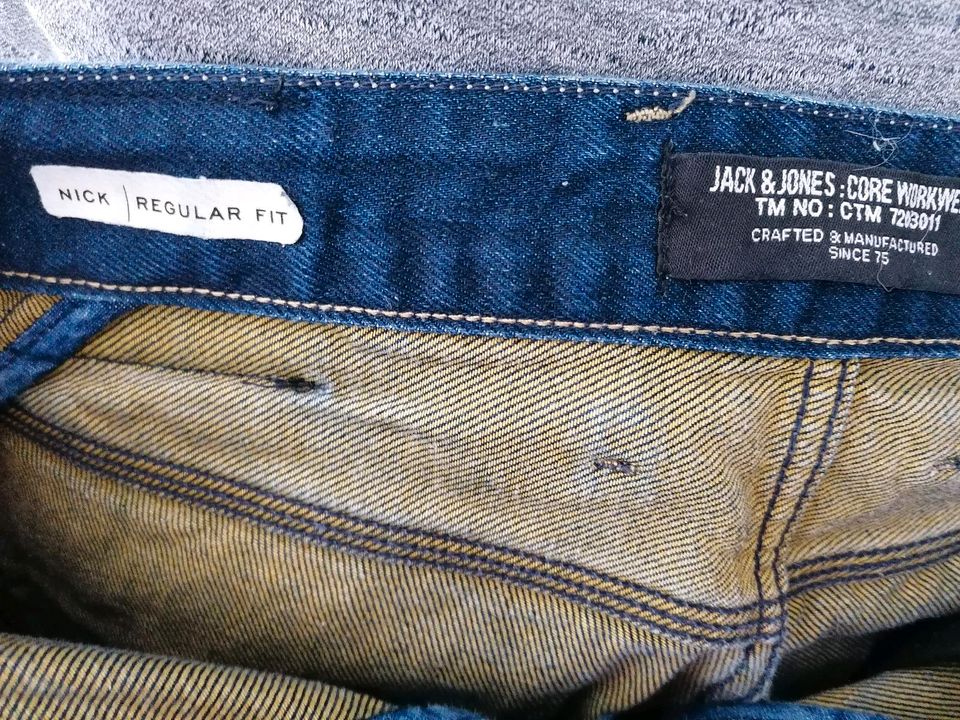 Jack and Jones Jeans Herren 31/30 Regular fit Zustand siehe Bilde in Wannweil