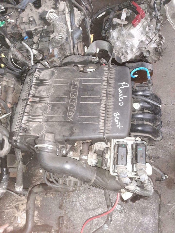 Motor Fiat punto   1,2 liter km:146102 gelaufen in Bremen