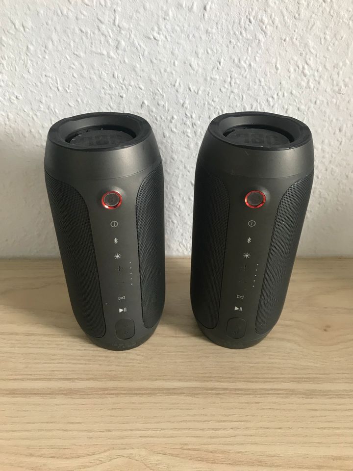 Zwei Bluetoothlautsprecher JBL Pulse 2 in Braunschweig