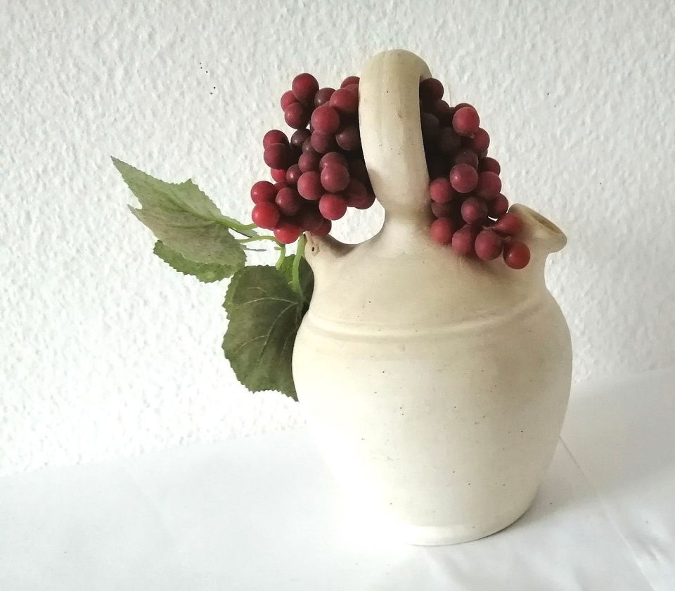 Krug/Antik Ton-Vase/Weinkrug RAR/realistische Weintraubenbündel in St. Georgen