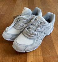 Asics GEL-NYC Cream Cloud Grey Sneaker Turnschuhe 41,5 NEU Hessen - Neuhof Vorschau