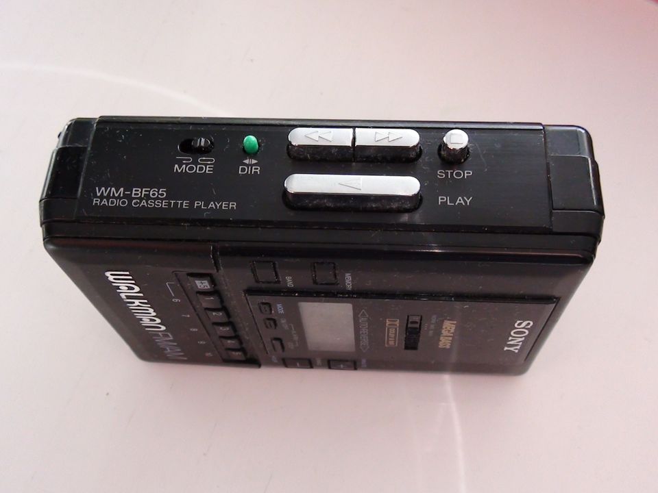 Walkman SONY WM-BF65 aus den 1990er Jahren in Tübingen