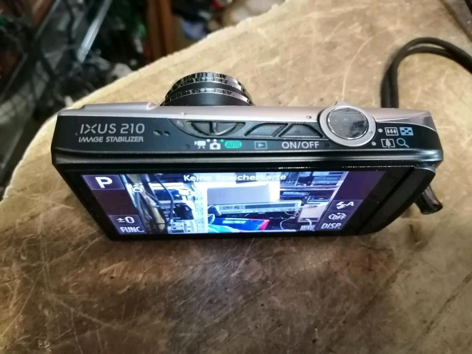 CANON IXUS 210, Digital-Kamera mit Zubehör!! guter Zustand!! in Berlin