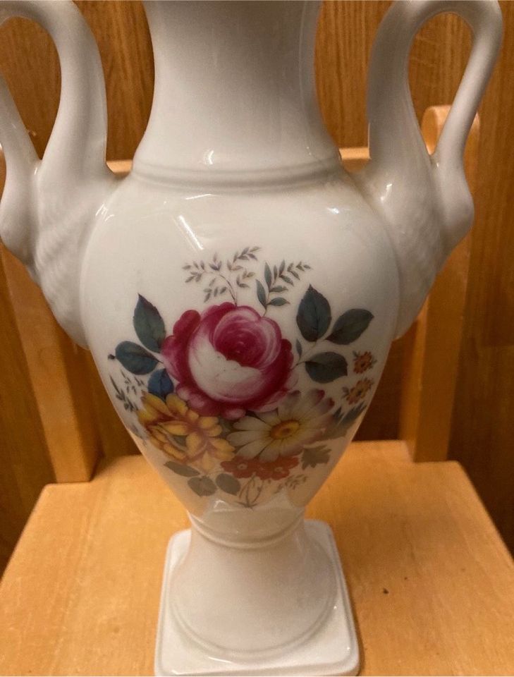 KPM Royal Vase Gold mit Blumen Amphore Prunkvase selten in Bad Säckingen