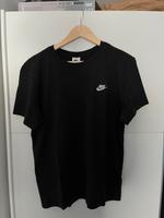 Nike T-Shirt (M) schwarz Müritz - Landkreis - Röbel Vorschau