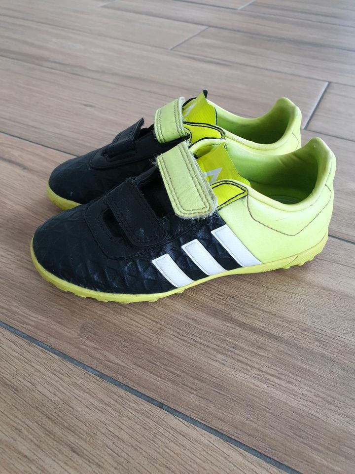 Adidas Kickschuhe Gr. 29 in Gaggenau