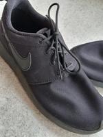 Nike Roshe One Damen Sneaker schwarz Gr. 38 Niedersachsen - Tostedt Vorschau