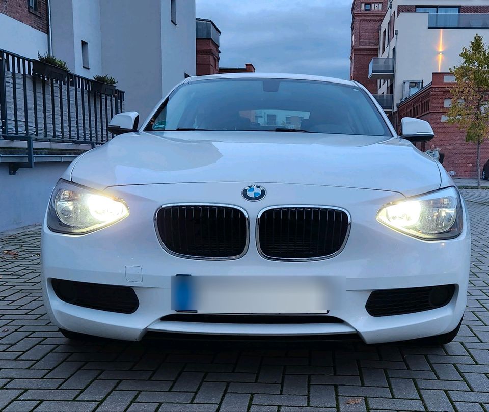 BMW 116i F21 TÜV NEU Bei DEKRA in Cottbus