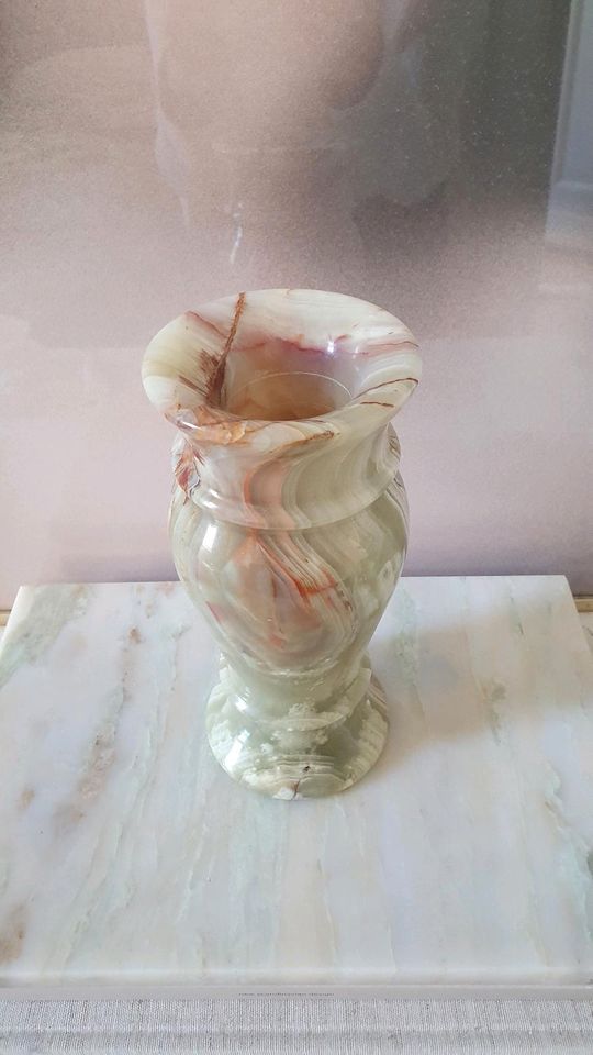 Vase aus Marmor, 20 cm in Berlin