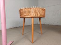 Vintage Rattan Beistelltisch Pflanzenständer 60er 70er Retro Korb Leipzig - Volkmarsdorf Vorschau