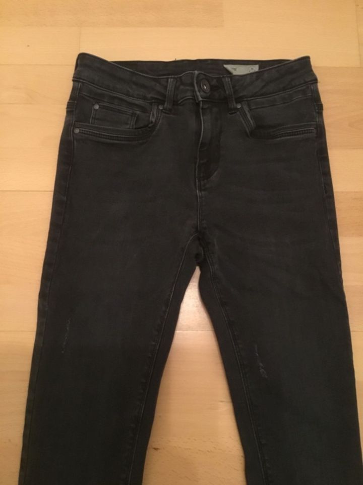 Grau schwarze Jeans MID RISE SLIM  Vero Moda W 25 L 32 in Melle