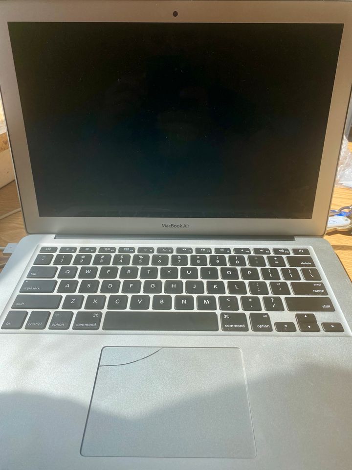 Apple MacBook 13 Inch 2015 Early in Windeck