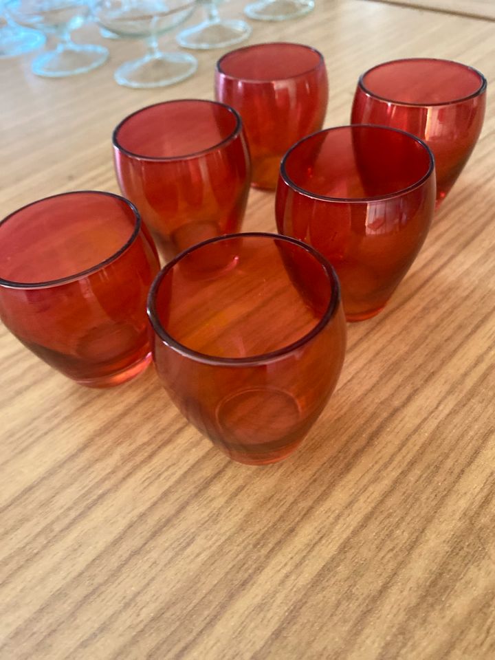 Gläser Gläschen Schnaps Likör Aperitif 6 Stück rot DDR Retro in Guben