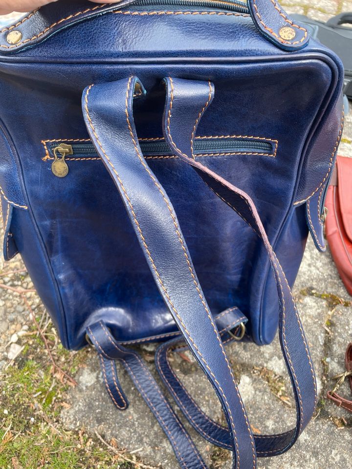 Leder Tasche super Zustand in Traisen