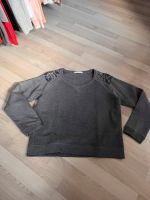 Boss Pullover Gr. S/M mit Pailletten grau guter Zustand Baden-Württemberg - Lehrensteinsfeld Vorschau