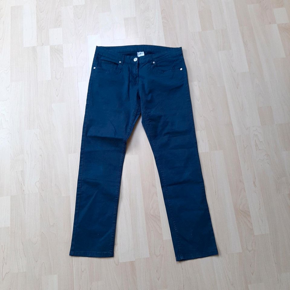 Up Fashion Hose Gr 42 dunkelblau in Borken