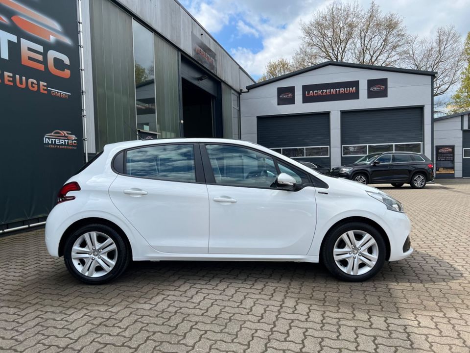 Peugeot 208 Signature*5 trg*PANO*SHZ*PDC*TEMP.*APPLE CAR in Rotenburg (Wümme)