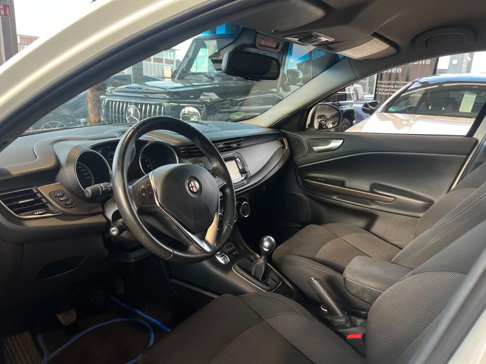Alfa Romeo Giulietta Turismo|2.HAND|KLIMA|ALUFELGEN|EURO6 in Essen