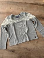 Superdry Damen Pullover grau mit weißer Spitze Größe 44 Östliche Vorstadt - Peterswerder Vorschau