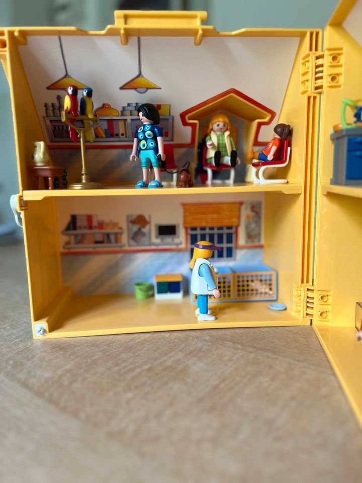 Playmobil mitnehmen Tierklinik + Zubehör in Bad Berka