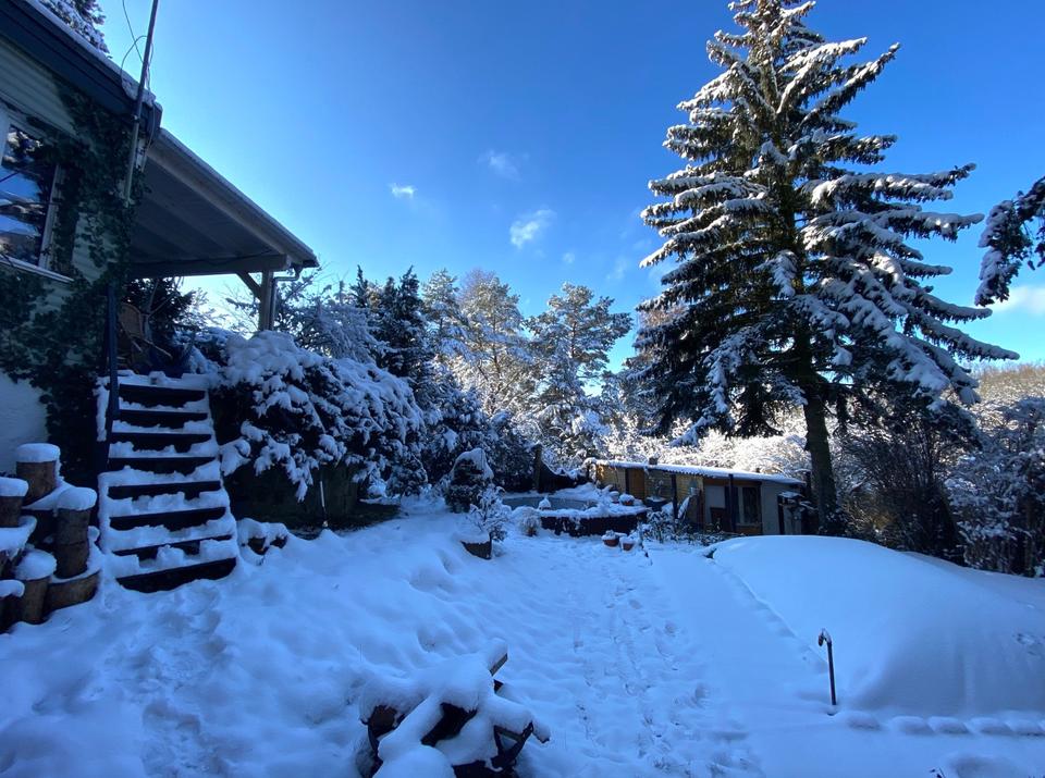 Ferienhaus mit Garten, Grillplatz, Goldfischteich und kl. Pool in
