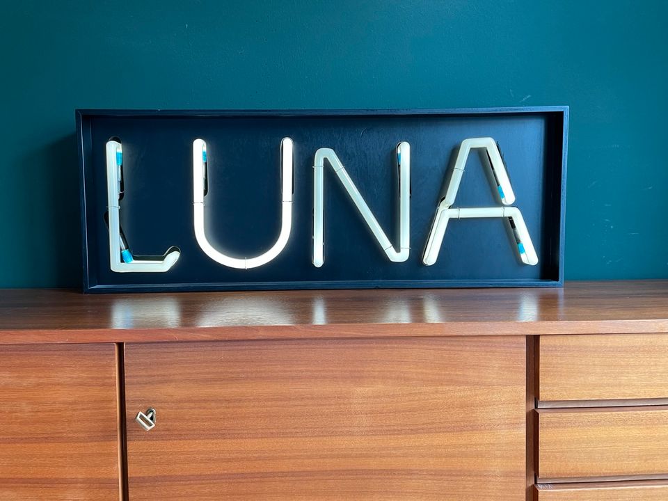 Neonbuchstaben Leuchtbuchstaben Luna Lampe Licht Dekoration in Hamburg
