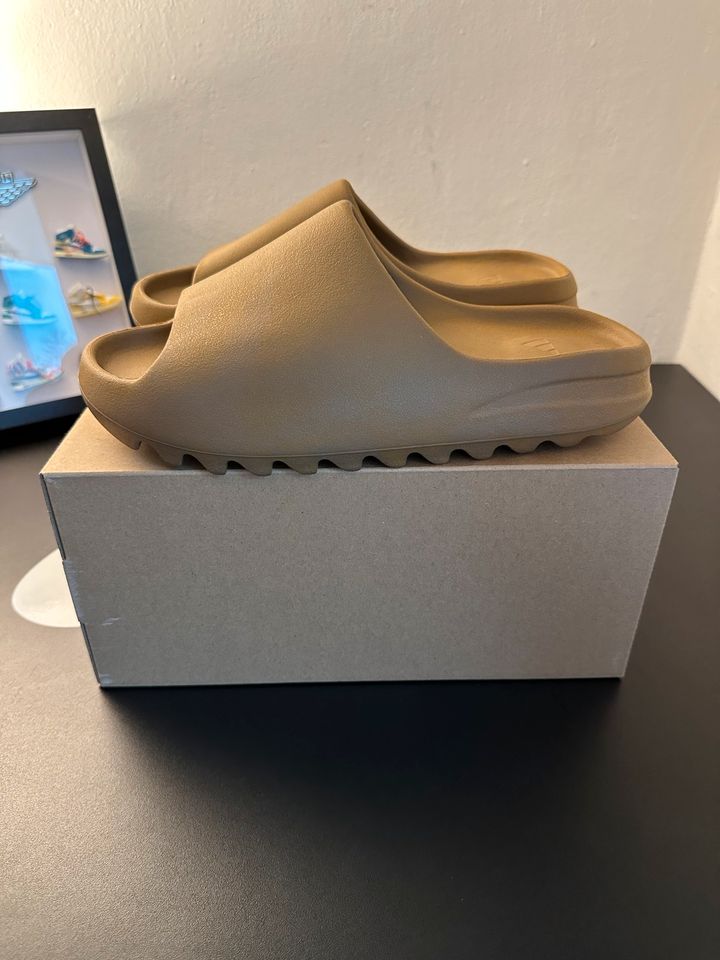 Yeezy Slide Ochre US 10 | EU 44,5 in Augsburg