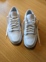 Nike Air Jordan 1 low Triple White ungetragen neu neuwertig Essen-West - Holsterhausen Vorschau