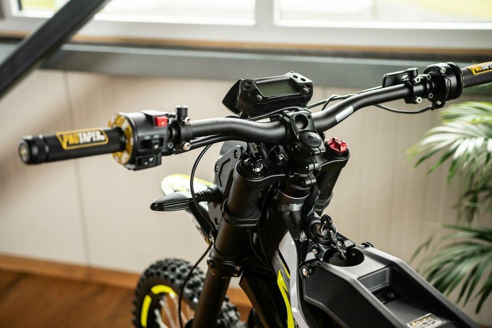 Sur-ron Firefly Elektro Cross E-Bike Straßenzulassung Surron in Wiesau