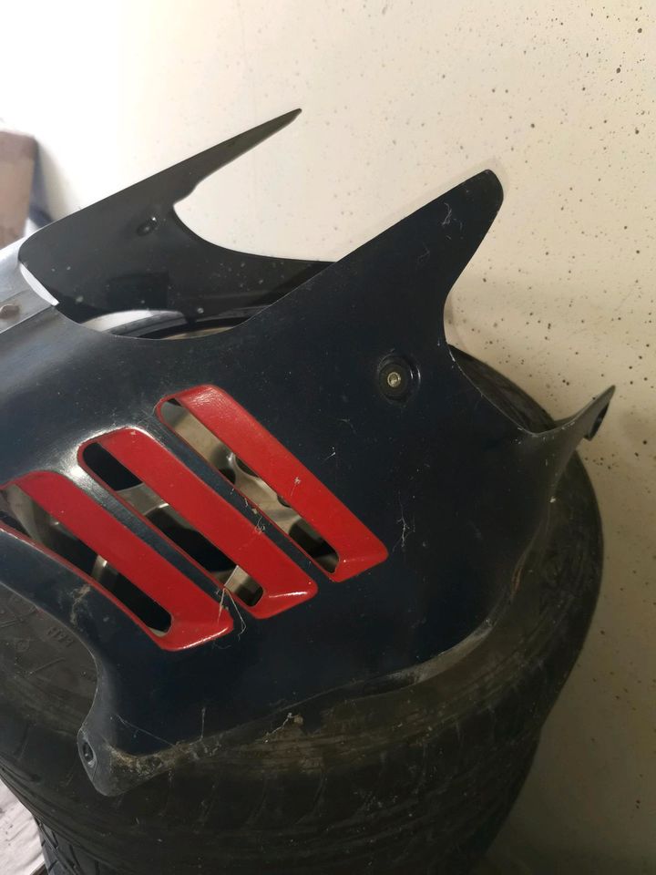 Suzuki GSX 600f Bug Spoiler Verkleidung vorne unten in Lübeck