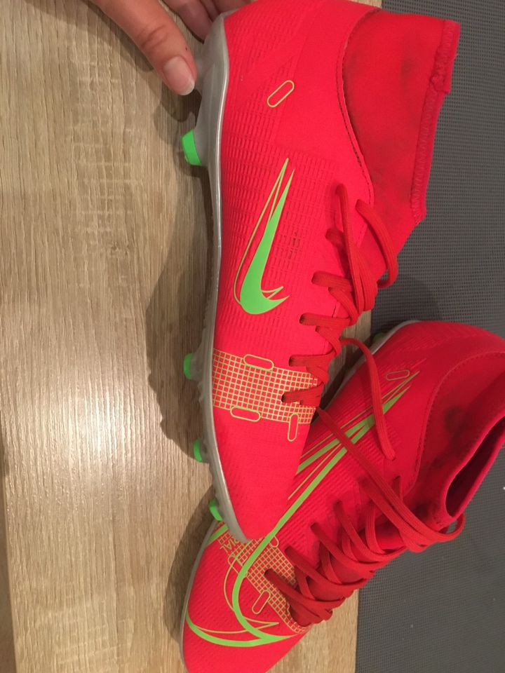 Nike Fußballschuhe Mercurial in Prödel