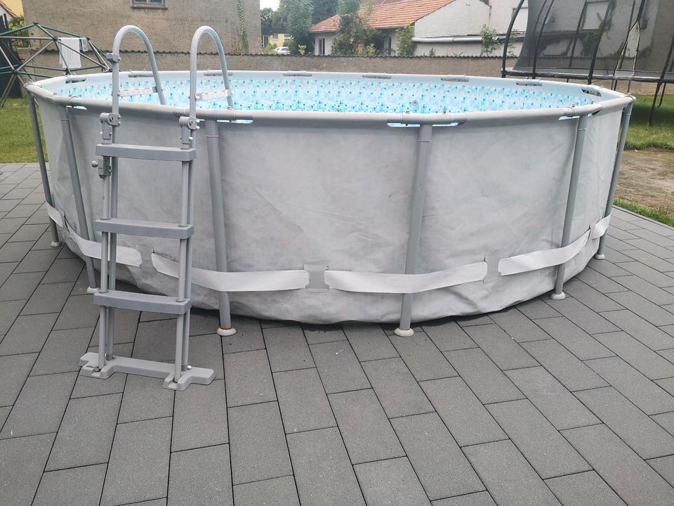 Pool 427 x 107 in Bad Salzuflen