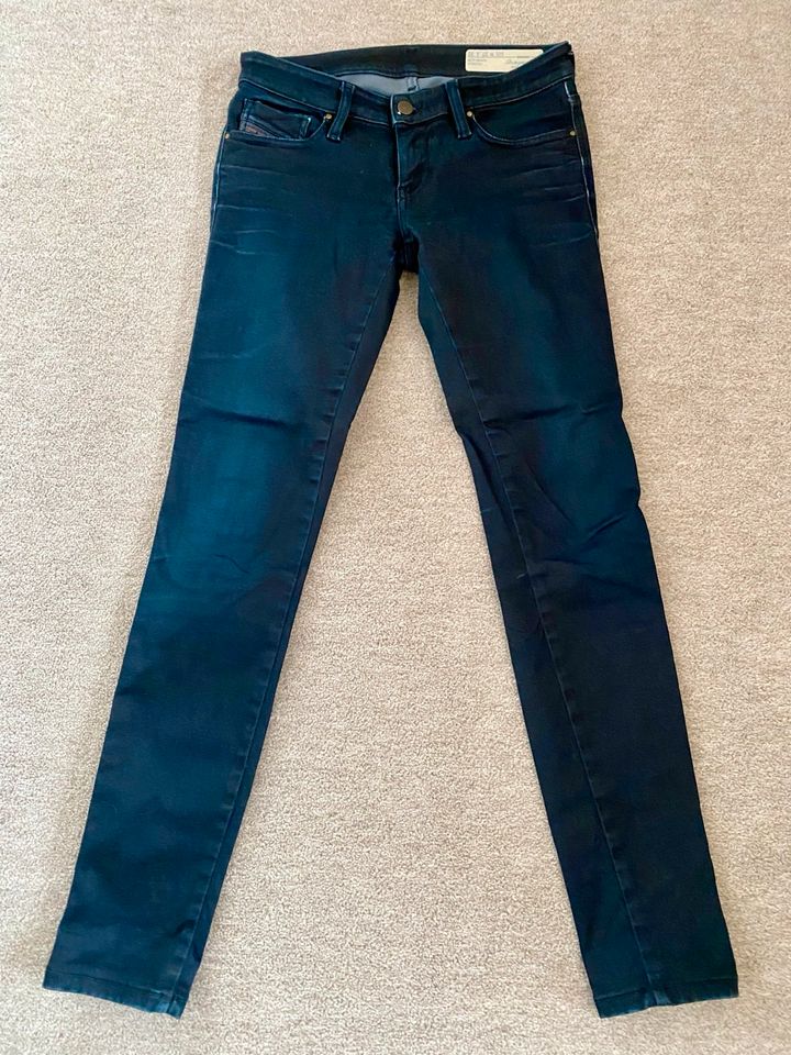 Diesel Jeans Skinzee-low W27 L32 blau in Mecklenburg-Vorpommern -  Neubrandenburg | eBay Kleinanzeigen ist jetzt Kleinanzeigen