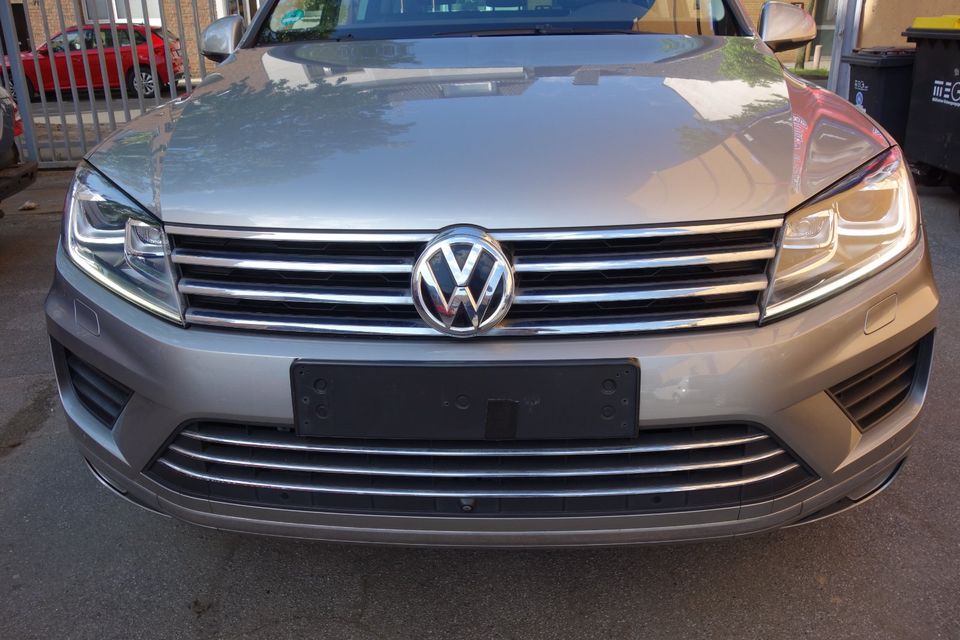 Vw Touareg 7p Schloßträger Frontmaske Frontpaket Baujahr 2015 in Mülheim (Ruhr)