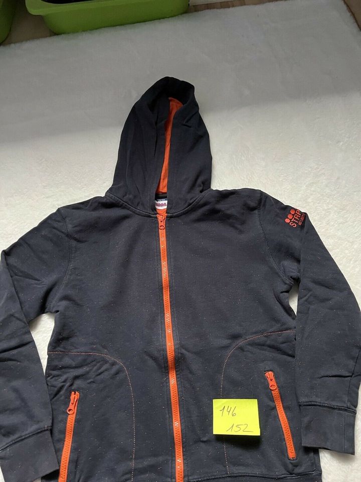 Pullover Sweatshirt Sweat Jacke für Jungs Größe 146 152 H&M in Holzminden