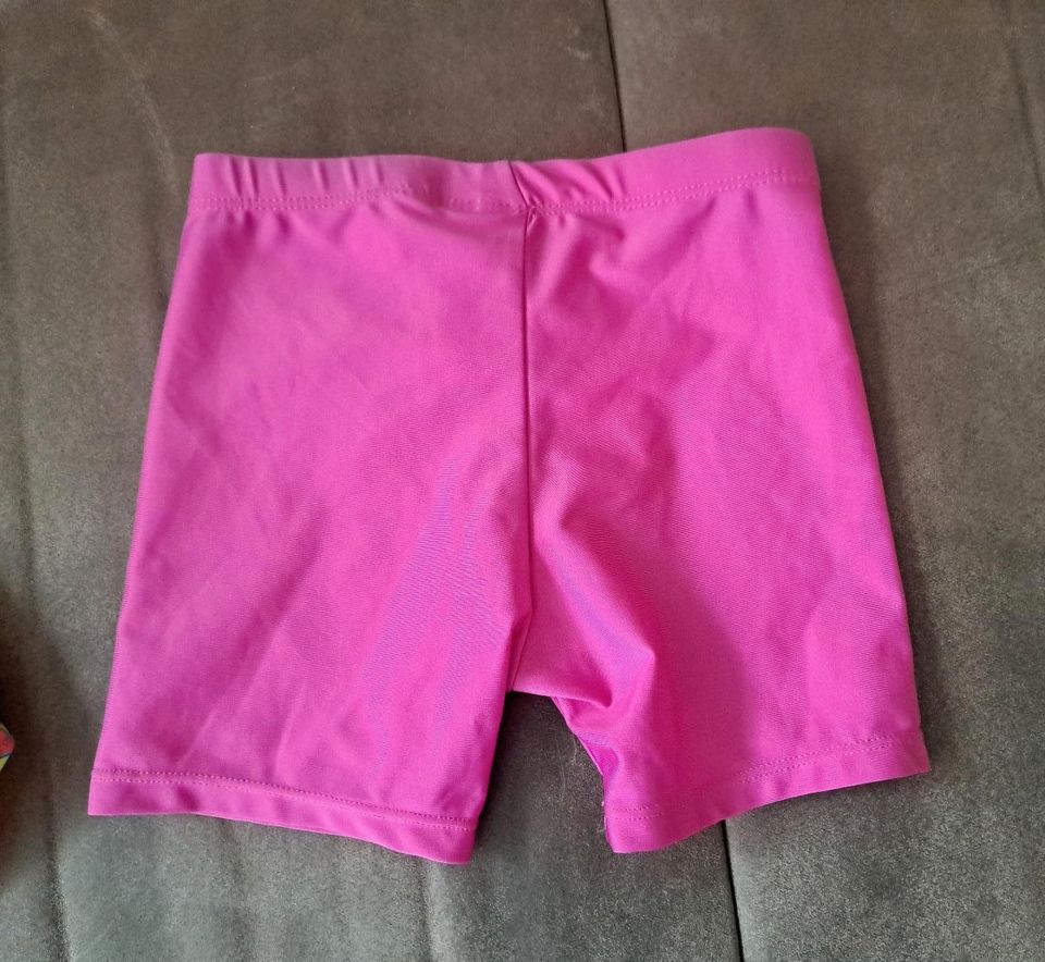 Etirel Badeanzug 104 Blumen, little Pony Badehose 110-116 in Germering