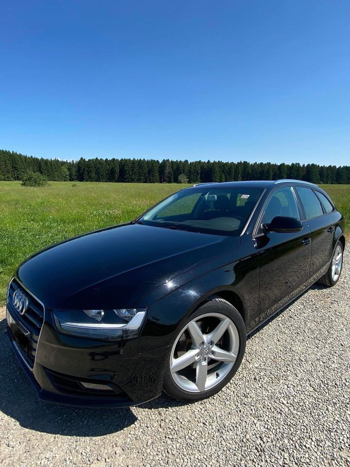 Audi A4 2.0 TDI Garage Fahrzeug ‼️ in Trossingen