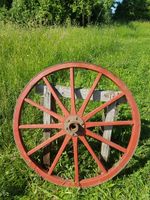 Antik Wagenrad m. Eisen wunderschön rot & schwarz handbem. 100cm Sachsen - Kurort Jonsdorf Vorschau