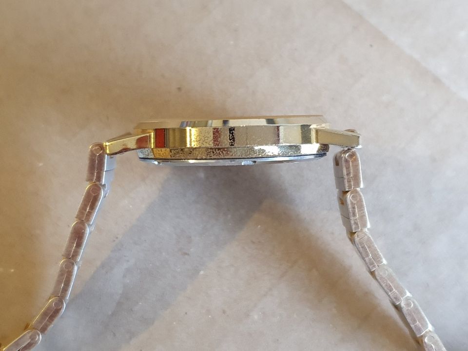 Schöne Quartz Damen Armbanduhr - neues Armband in Ahlen