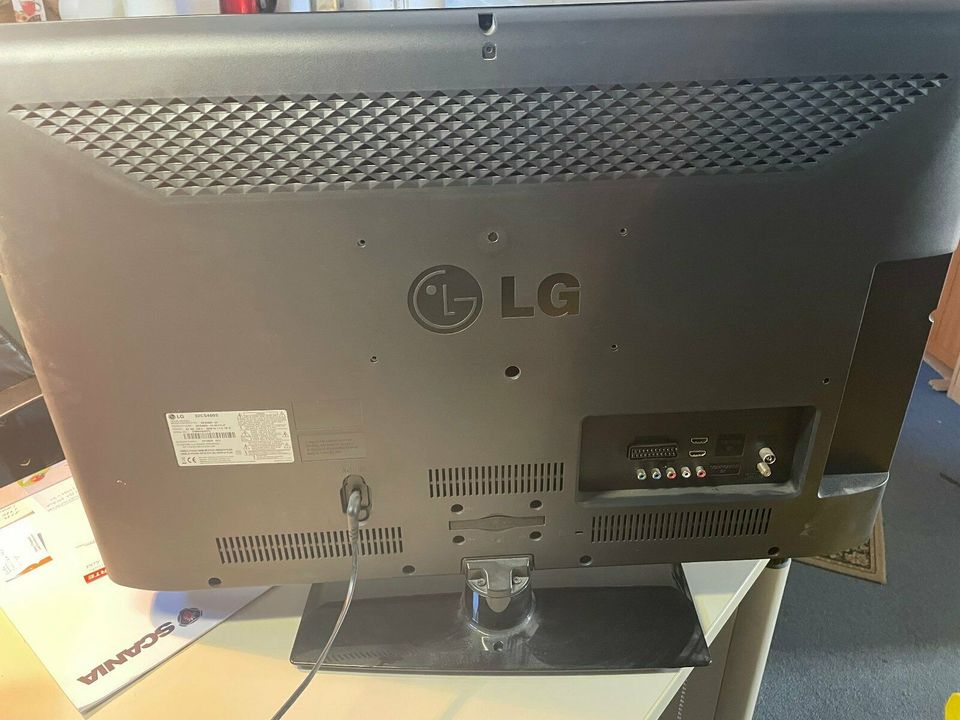 LG 32CS460S 32" LCD TV [3093] in Leipzig