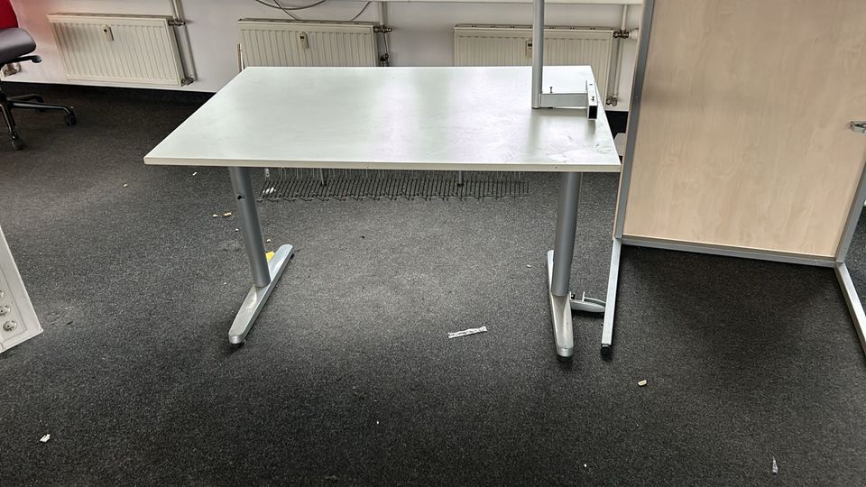 Büro Tische in Leipzig