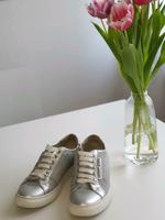 Armani Jeans Damen-Sneaker Gr 39 Markenschuhe silber glänzend Frankfurt am Main - Bockenheim Vorschau