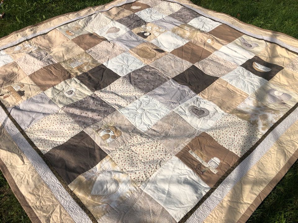 Tagesdecke Patchwork Quilt Handarbeit handmade Stickerei 2x2m in Stoetze