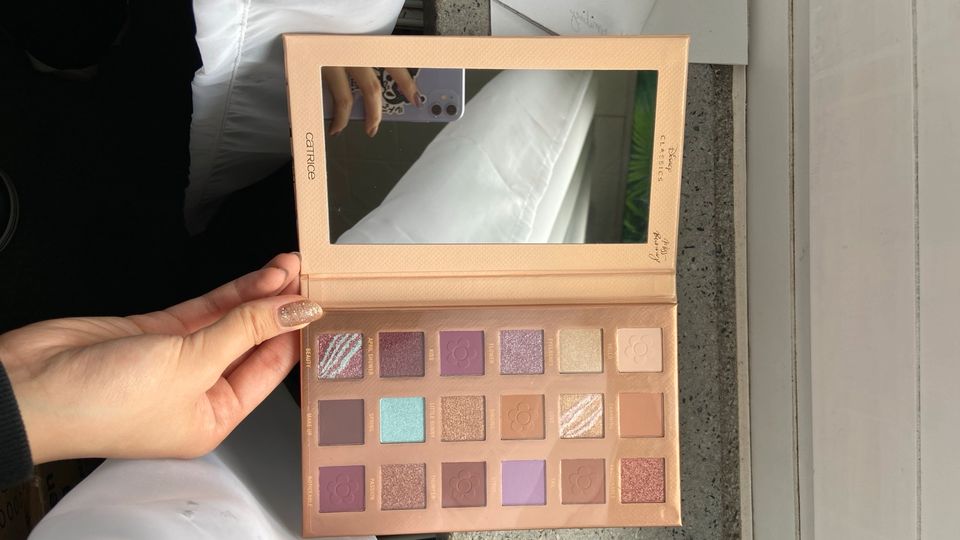 Disney bambi miss Bunny essence eyeshadow palette in Frankfurt am Main