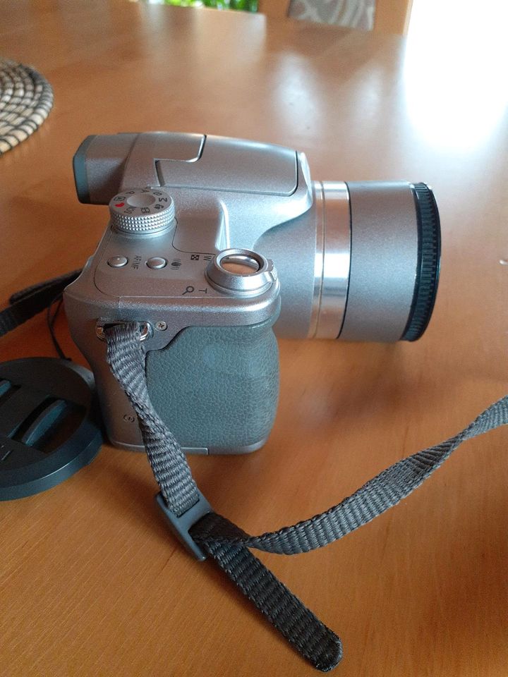 Digitalkamera Panasonic DMC-FZ7 mit Zubehör in Glückstadt