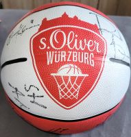 BBL s.oliver Würzburg Basketball signiert Bayern - Regensburg Vorschau