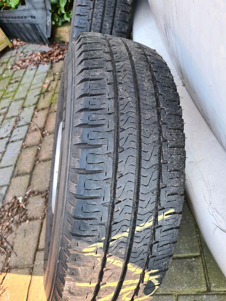 2 Felgen Mercedes Sprinter mit Reifen 225/75/16 C in Lotte