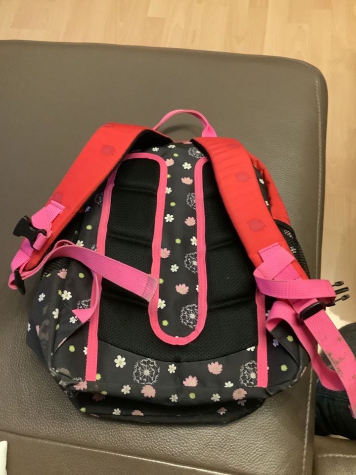 Rucksack von Scout Kinder Summertime rot schwarz in Ritterhude