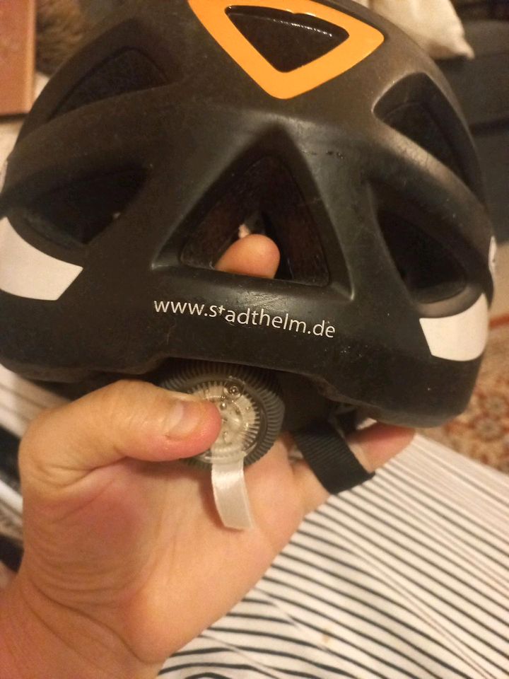 Fahrradhelm Größe 56-62 cm ABUS unfallfrei in Hamburg