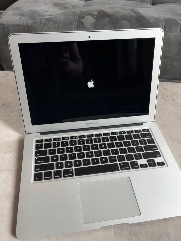 MacBook Air 13“ 2015 in Eisenberg